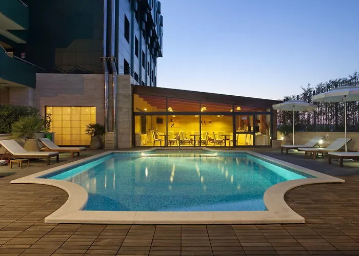 By Ihg 4*