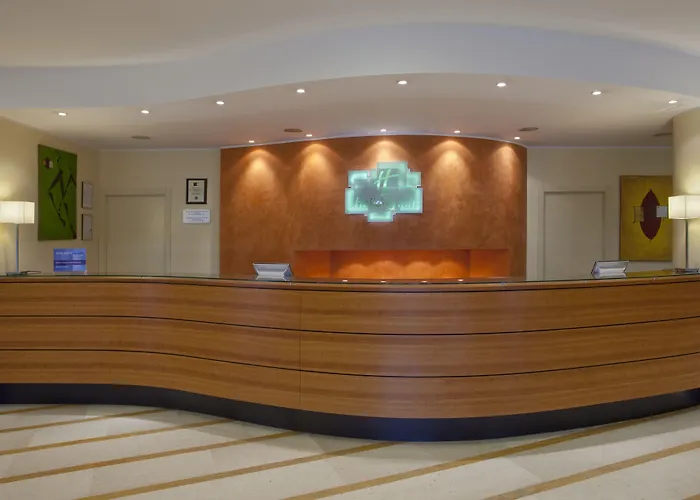 By Ihg Ξενοδοχείο