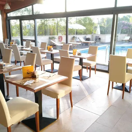 By Ihg
