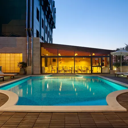 By Ihg