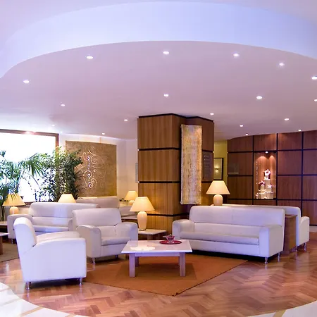 מלון By Ihg 4*