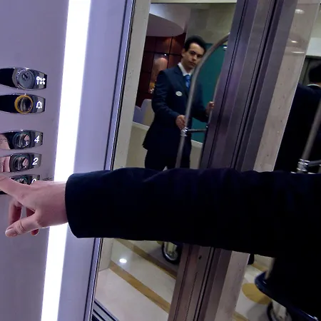 By Ihg 4* קליארי