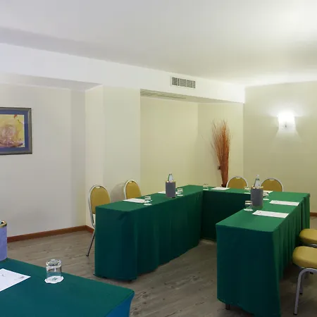 Hotel By Ihg
