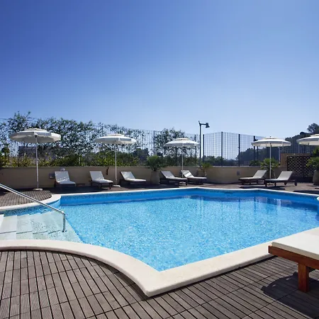 Hotel By Ihg