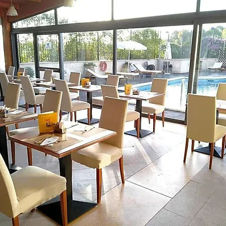 By Ihg