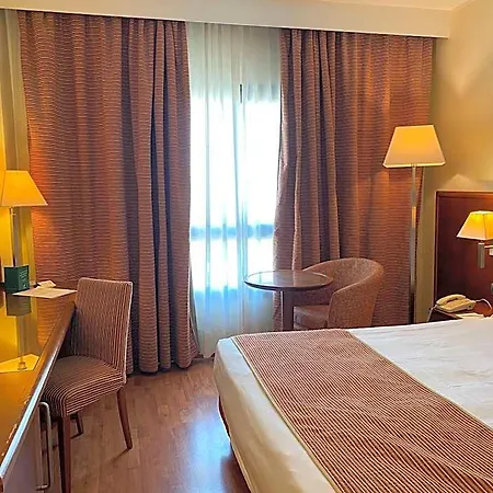 Hotel By Ihg