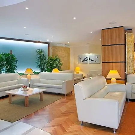 By Ihg 4*