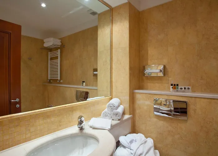 By Ihg Отель Кальяри