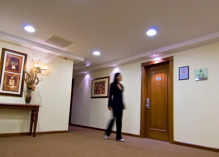 By Ihg 4*